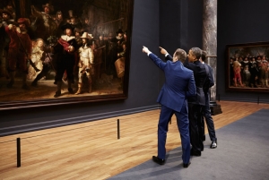 Wim Pijbes and President Obama in front of Rembrandt&#039;s &#039;The Night Watch.&#039;