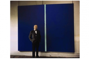 Barnett Newman and Onement VI in the artist’s studio, New York, 1961. 