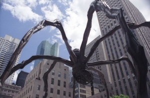 Louise Bourgeois&#039; &#039;Maman and Spiders&#039; in Rockefeller Center in 2001.